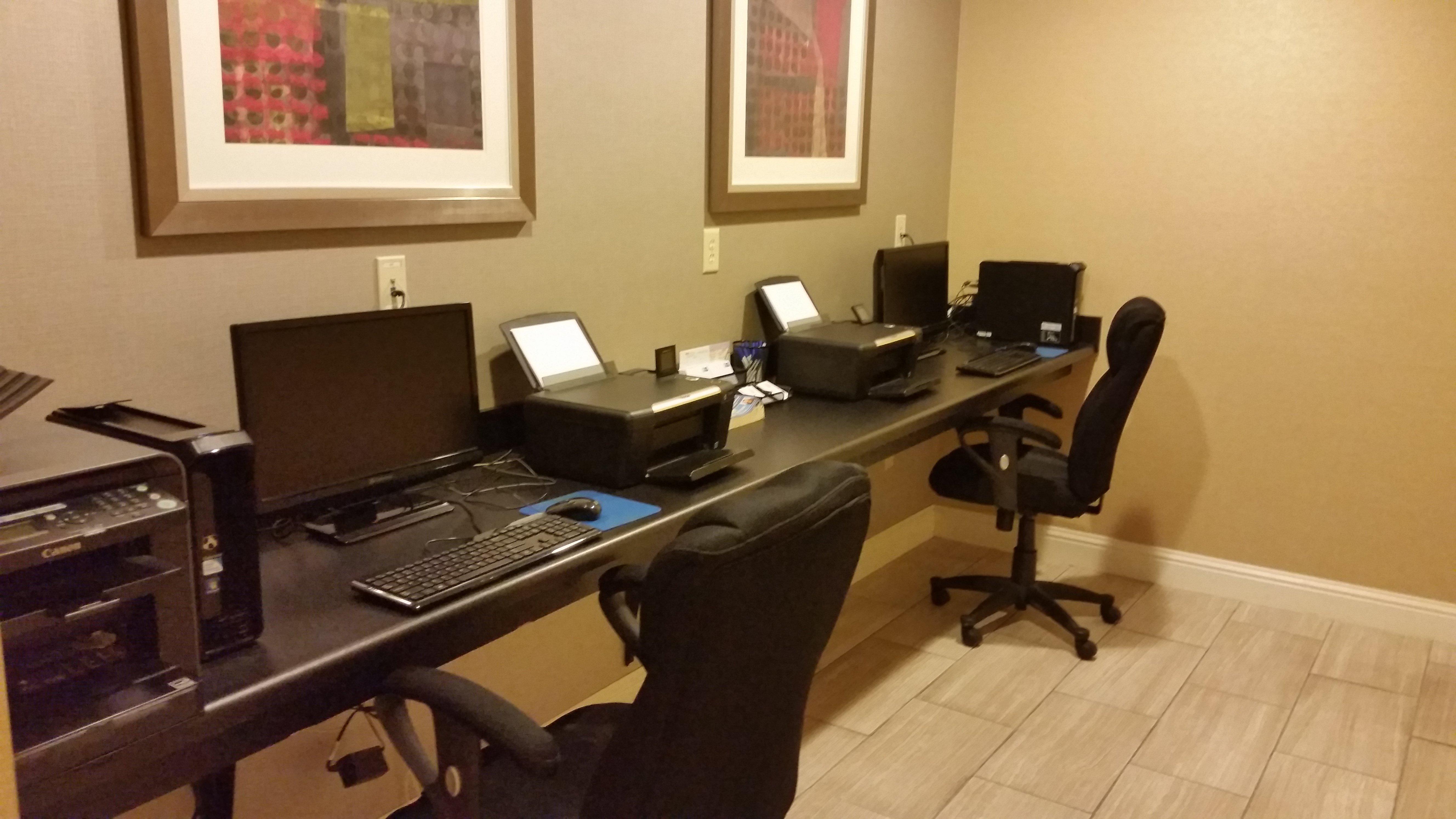 Express & Northeast By Ihg Hotel