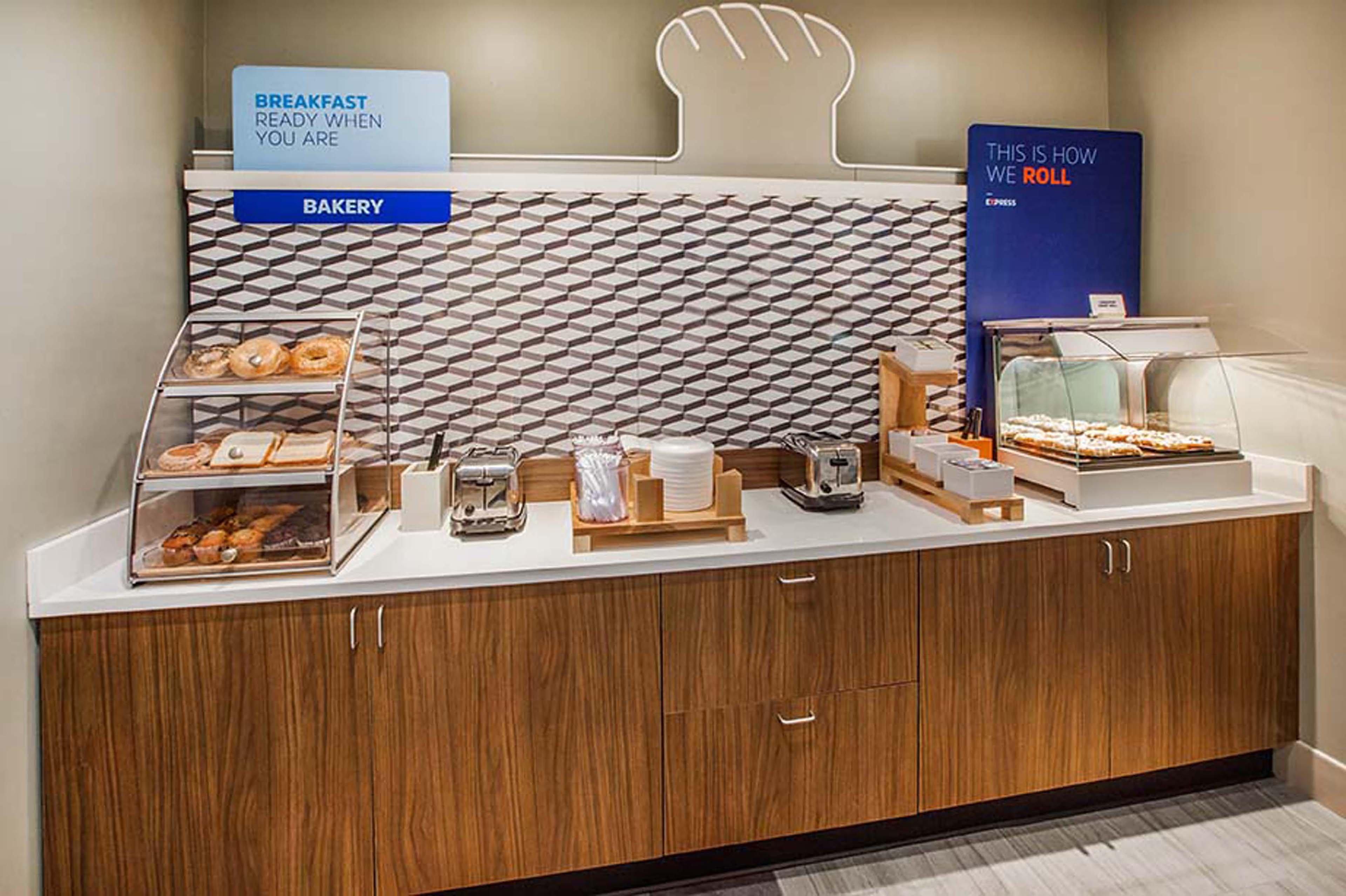Hotel Express & Northeast By Ihg 3*