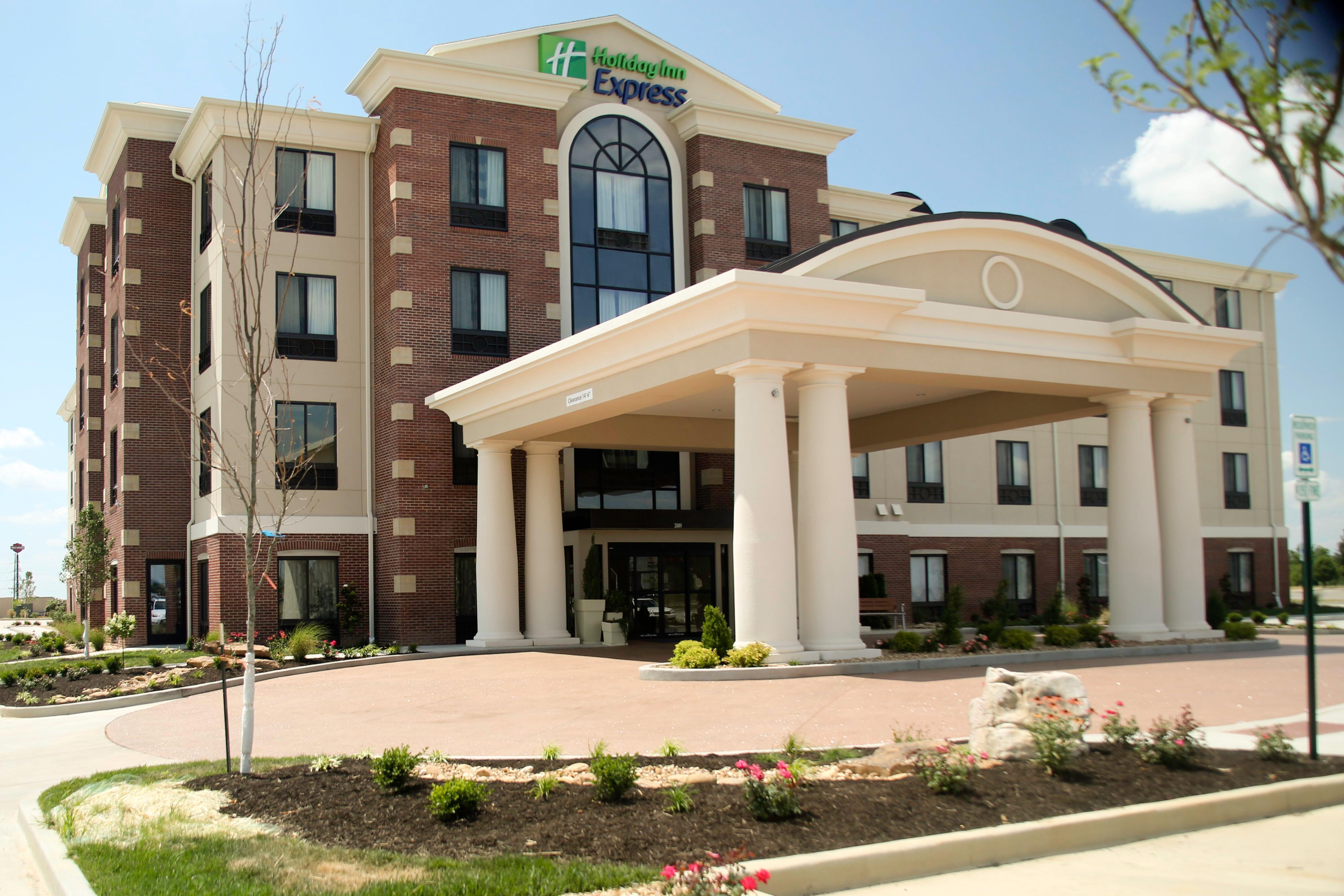 Express & Northeast By Ihg Hotel 3*
