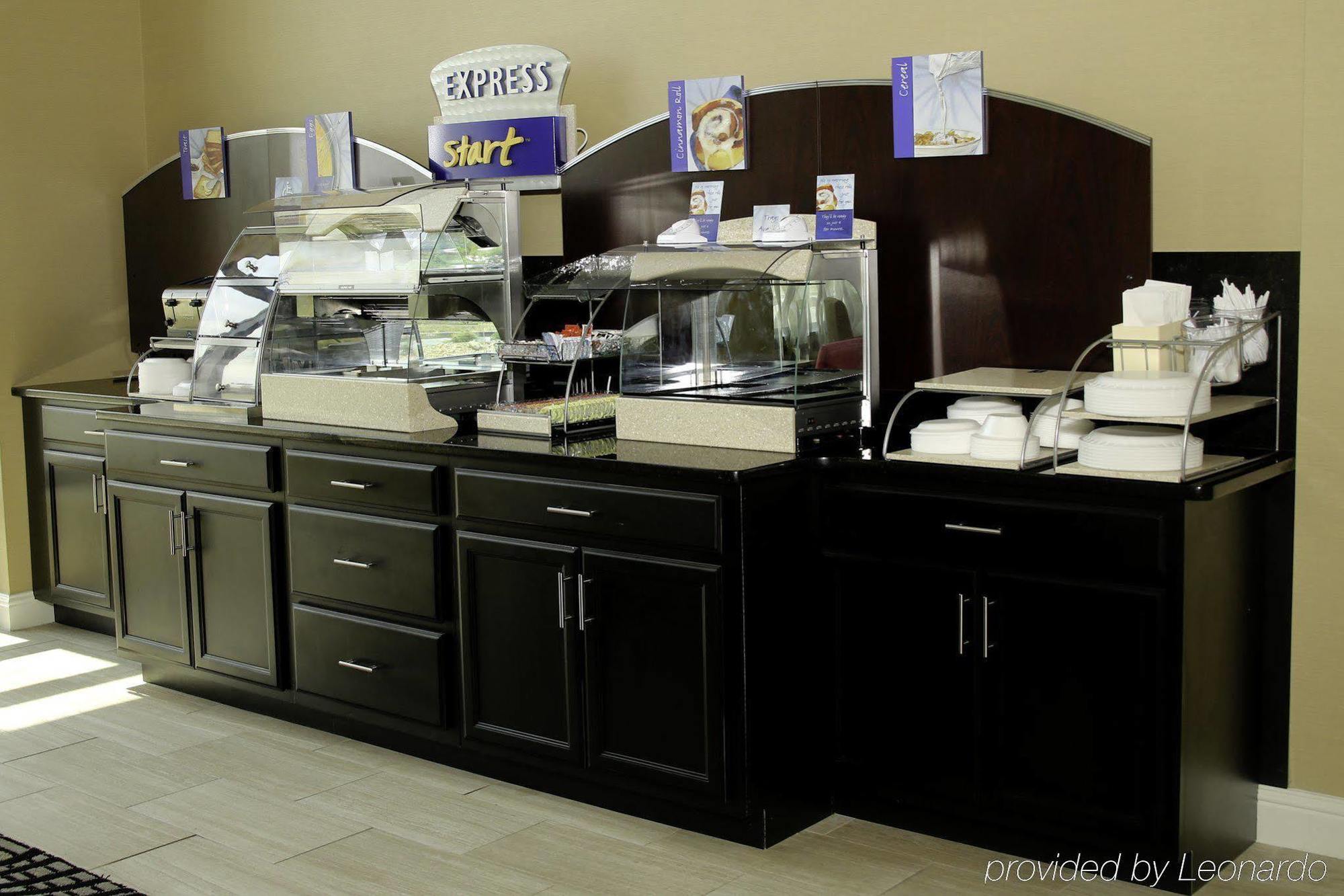 Express & Northeast By Ihg Hotel Marion