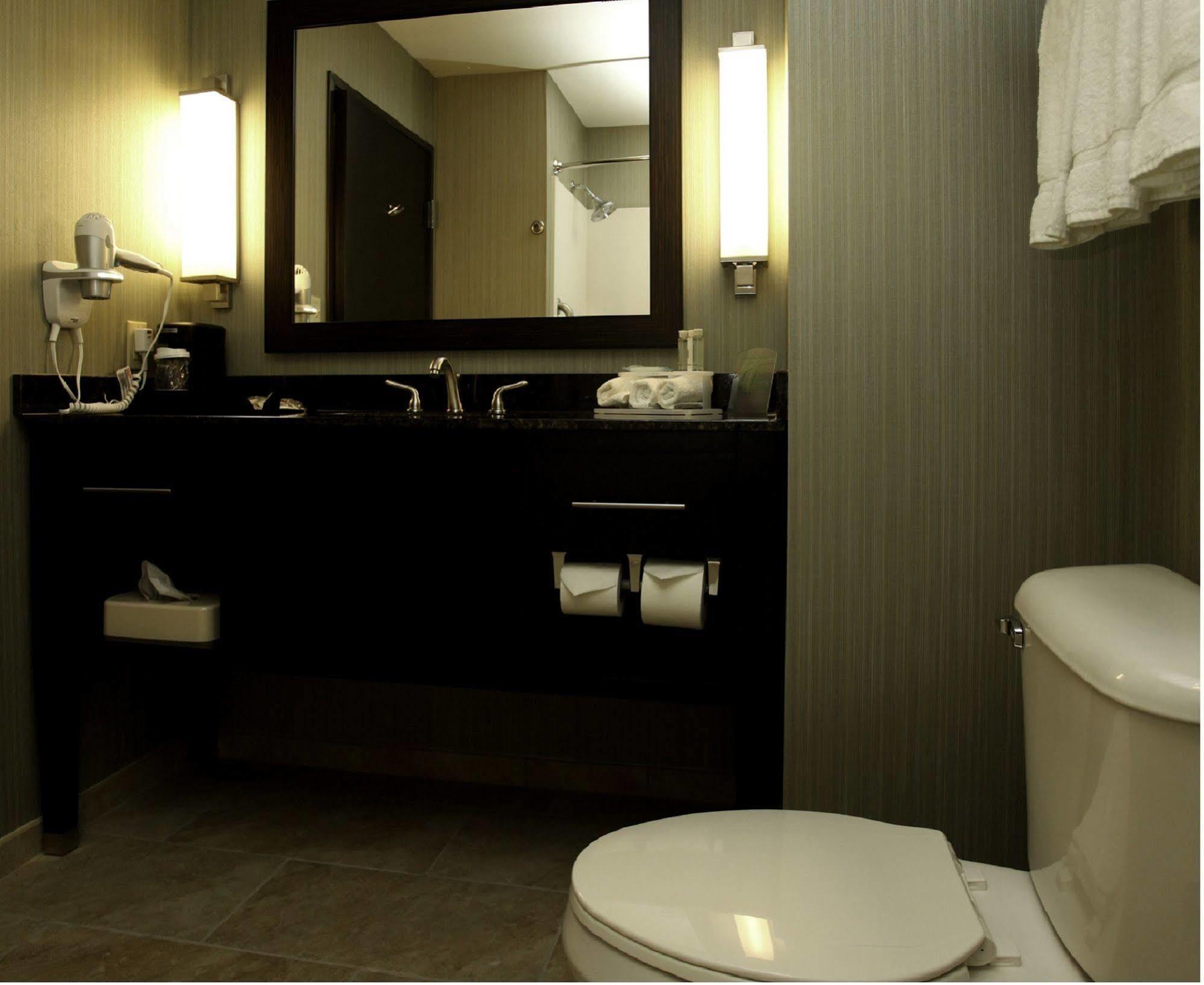 Hotel Express & Northeast By Ihg Marion