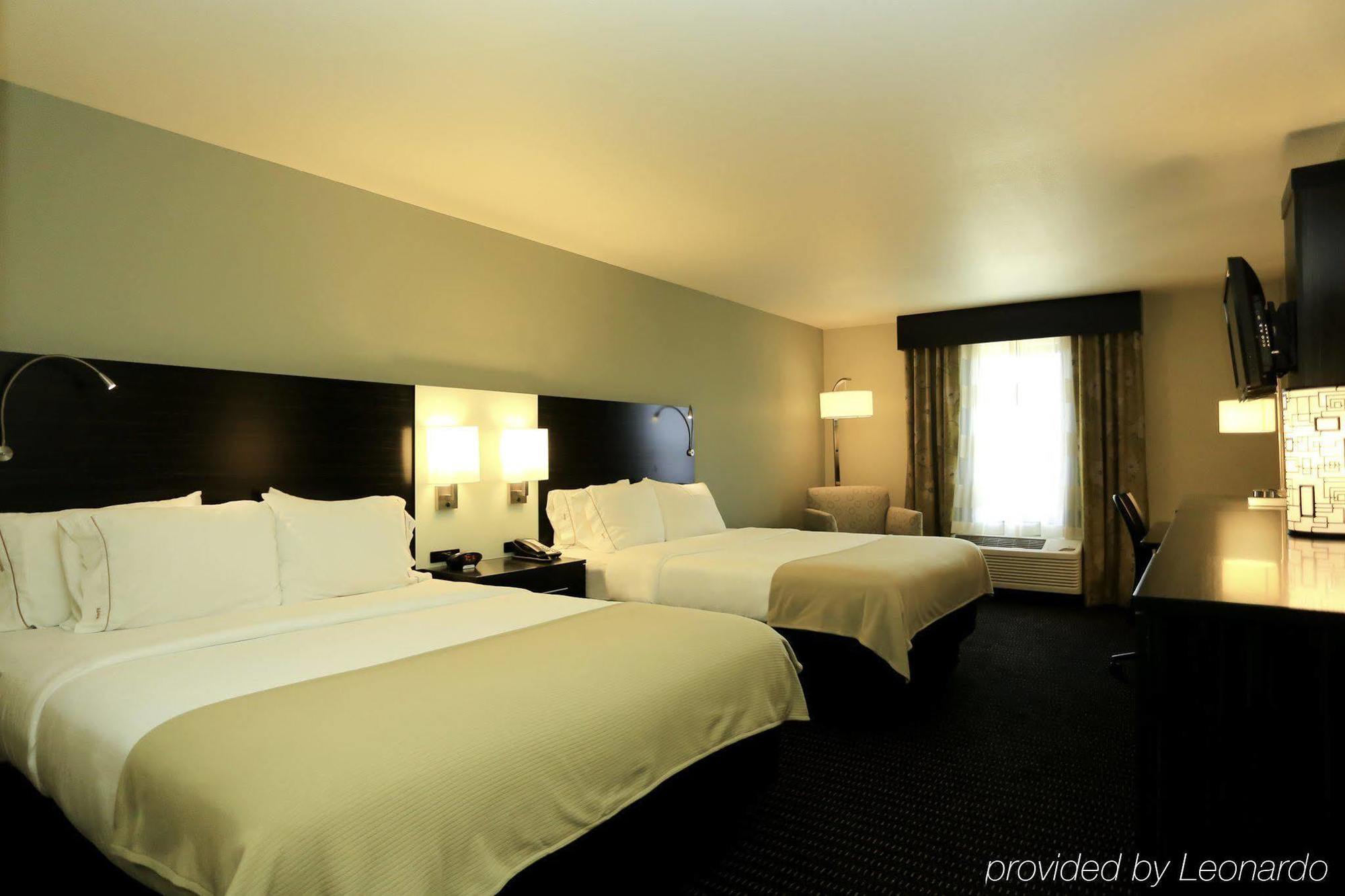Express & Northeast By Ihg Hotel
